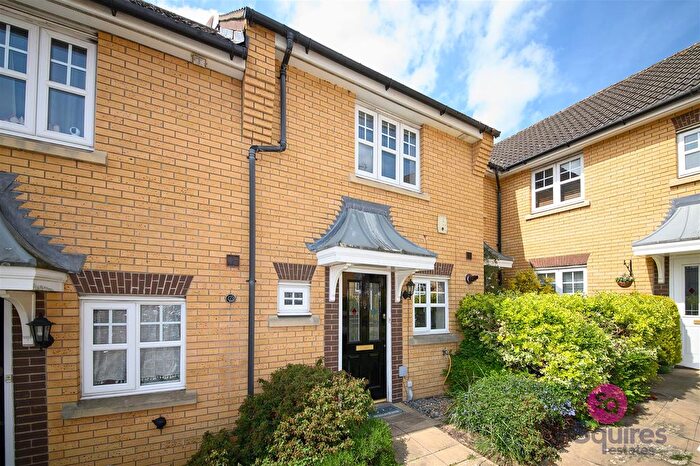 2 Bedroom Terraced House To Rent In Tiverton Way, London, NW7