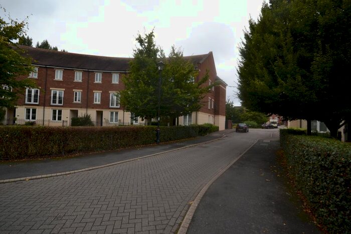 2 Bedroom Flat To Rent In Gras Lawn, Exeter, EX2