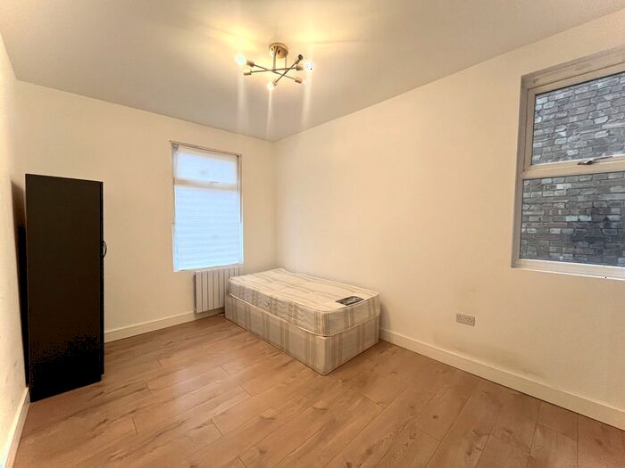 Studio To Rent In Eldon Road, London, N22