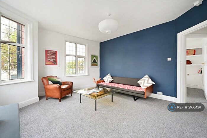 2 Bedroom Flat To Rent In Montefiore Road, Hove, BN3