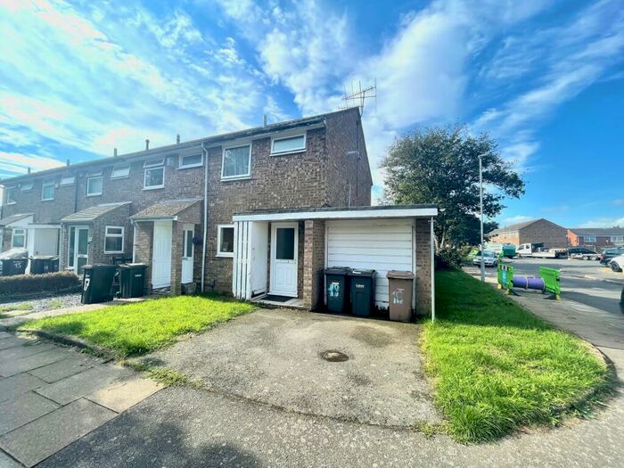 2 Bedroom House To Rent In Cowdray Close, Luton, LU2