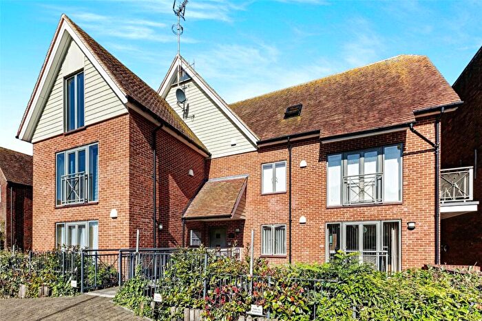 2 Bedroom Flat For Sale In Emperor Court, Adelaide Place, Canterbury, CT1