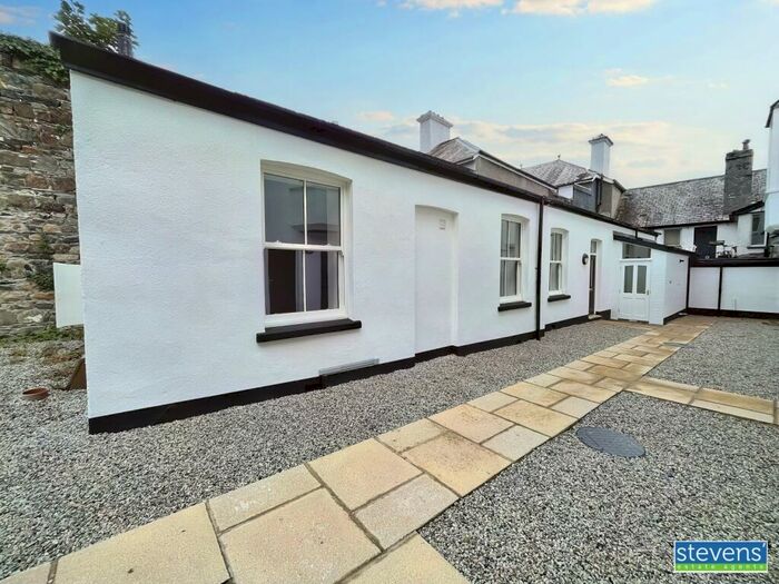 2 Bedroom Semi-Detached Bungalow To Rent In Flat Plume Court, St James Street, Okehampton, EX20