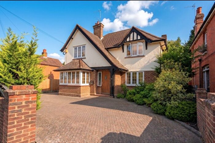3 Bedroom Detached House To Rent In Brookwood, Surrey, GU24