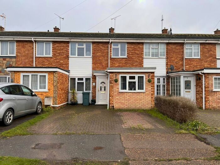 4 Bedroom Terraced House To Rent In Suffolk Way, Canvey Island, SS8