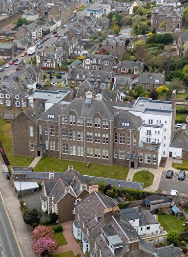 2 Bedroom Flat For Sale In Whinny Brae, Broughty Ferry, DD5