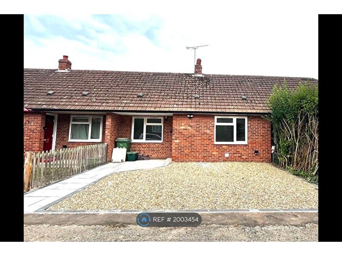 1 Bedroom Bungalow To Rent In Paradise Way, Reading, RG7
