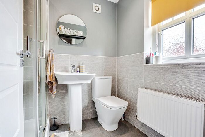 3 Bedroom Semi-Detached House For Sale In Herbage View, Crofton, Wakefield, WF4