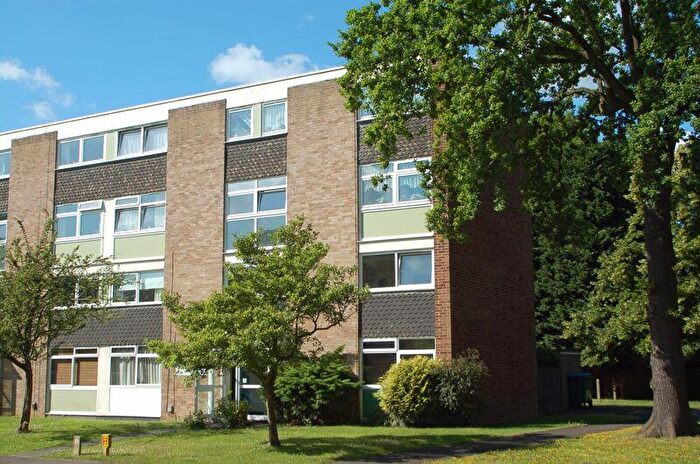 2 Bedroom Flat To Rent In Copenhagen Way, Surrey, KT12