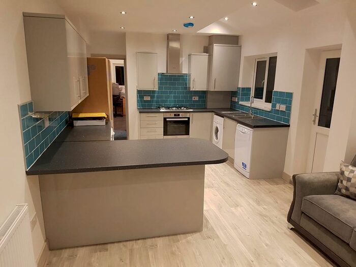 6 Bedroom Terraced House To Rent In Dawlish Road, Selly Oak, Birmingham, B29