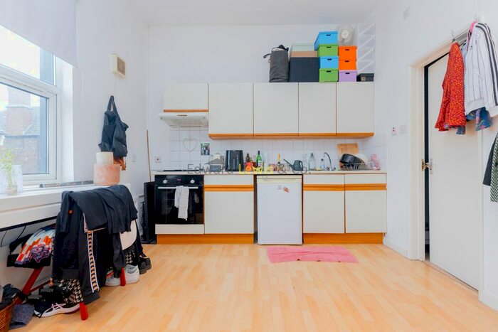 Studio To Rent In Rowhill Road, London, E5