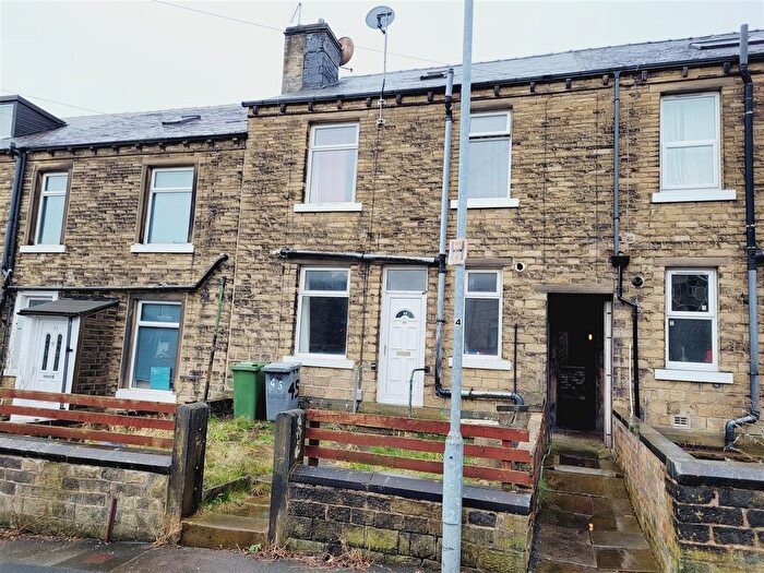3 Bedroom Terraced House For Sale In Clement Street, Birkby, Huddersfield, HD1