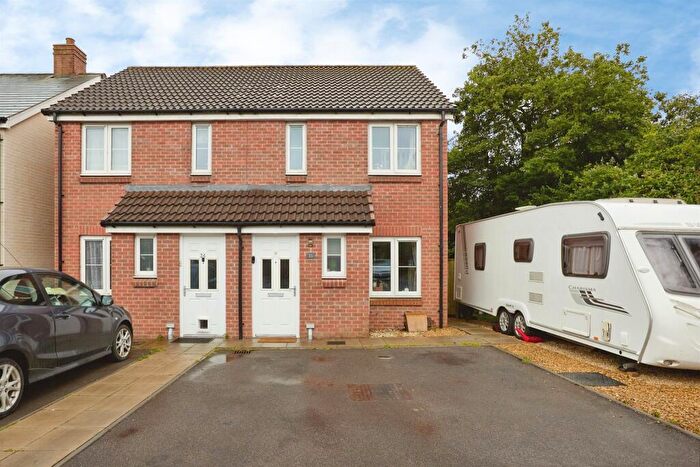 2 Bedroom Semi-Detached House For Sale In Snowdrop Wynde, Shaftesbury, SP7