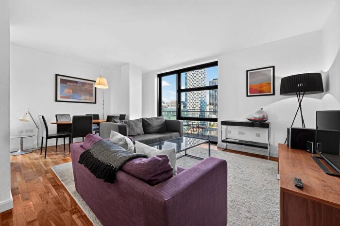 2 Bedroom Flat To Rent In Discovery Dock West, South Quay Square, E14