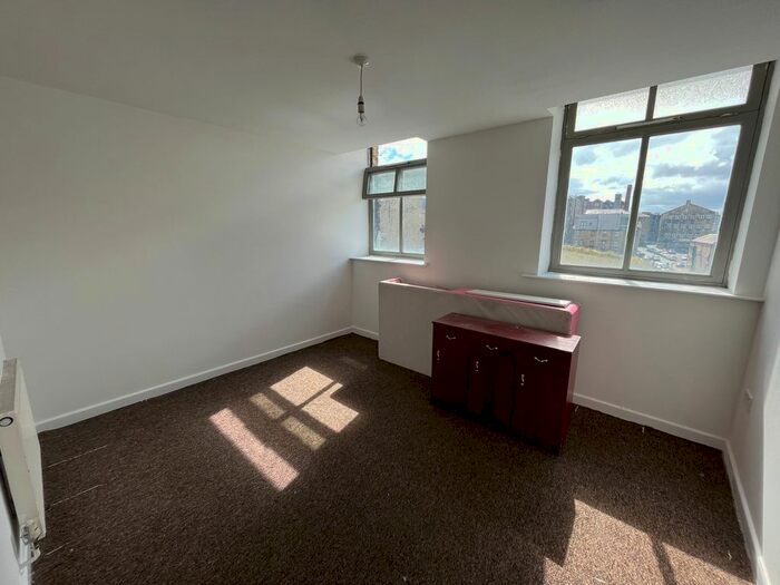 2 Bedroom Flat To Rent In Dyson Street, Bradford, BD1