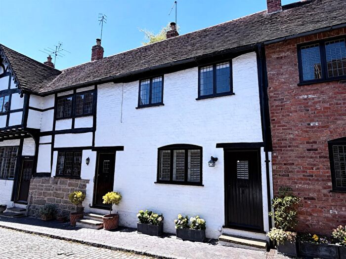 3 Bedroom Character Property For Sale In Mill Street, Warwick, CV34