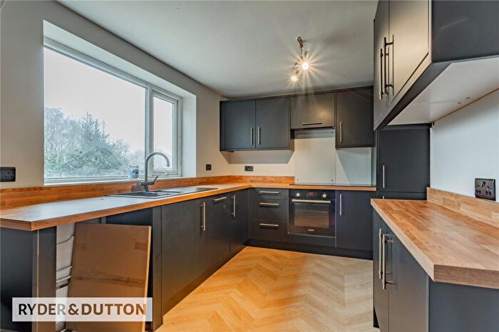 3 Bedroom End Of Terrace House For Sale In Cooper Fold, Middleton, Manchester, M24