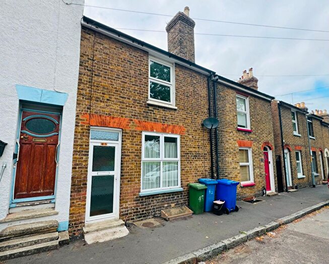 3 Bedroom Terraced House To Rent In Park Road, Faversham, ME13