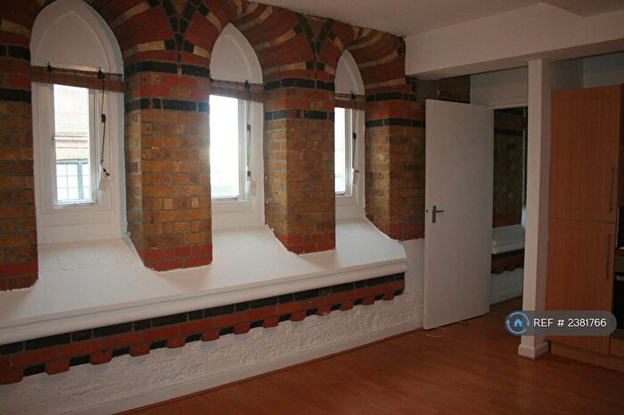 1 Bedroom Flat To Rent In St. Michael's Court, London, E14