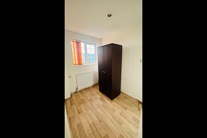 6 Bedroom Detached House To Rent In Dunsmore Road, Luton, LU1