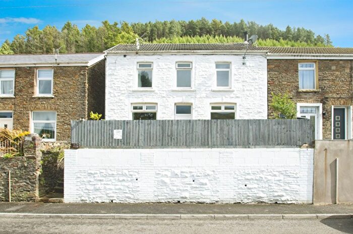 3 Bedroom Detached House For Sale In Glyn Street, Ogmore Vale, Bridgend, CF32