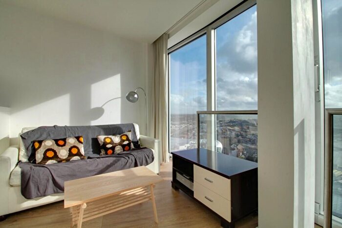 Studio To Rent In Rotunda, New Street, Birmingham City Centre, B2