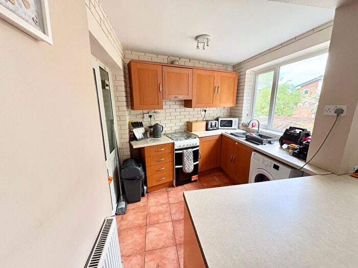 3 Bedroom Property To Rent In Shrublands Avenue, Oldbury, B68