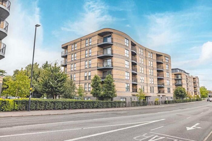 2 Bedroom Apartment For Sale In Windsor Road, Slough, SL1