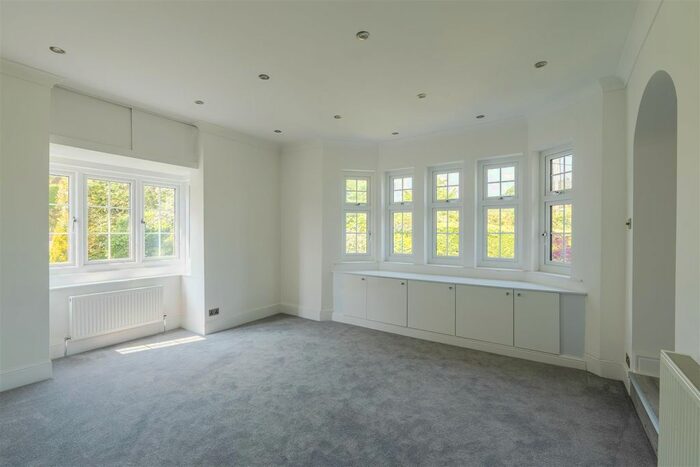 4 Bedroom Detached House For Sale In Stockwood Hill, Keynsham, Bristol, BS31