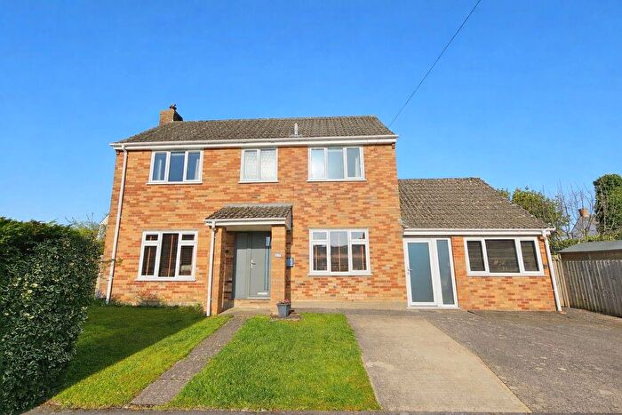 3 Bedroom Detached House For Sale In Orchard Walk, Kingswood, Wotton-Under-Edge, GL12