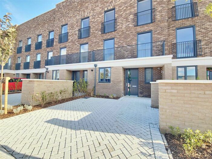 4 Bedroom Terraced House To Rent In Bridgend Crescent, Rainham, RM13