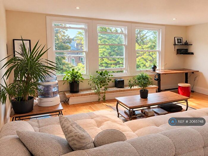 2 Bedroom Maisonette To Rent In Evering Road, London, E5