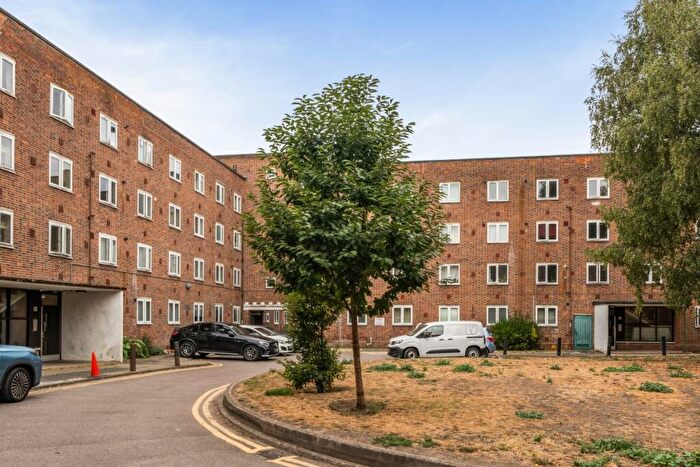 2 Bedroom Apartment To Rent In Friern Barnet Lane London, N20