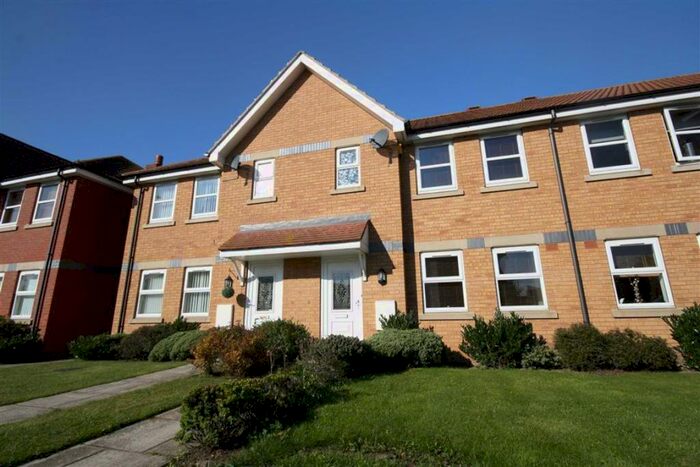 3 Bedroom Terraced House To Rent In Thamesbrook, Woodleigh Green, Hull, HU7
