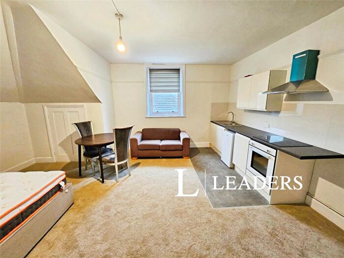 Studio To Rent In The Drive, Hove, East Sussex, BN3