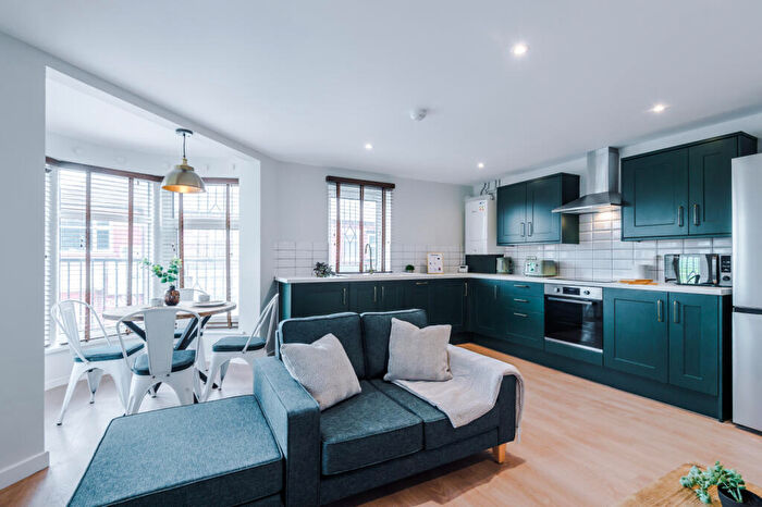 2 Bedroom Apartment To Rent In Flat, Lowry House, Manchester, M14