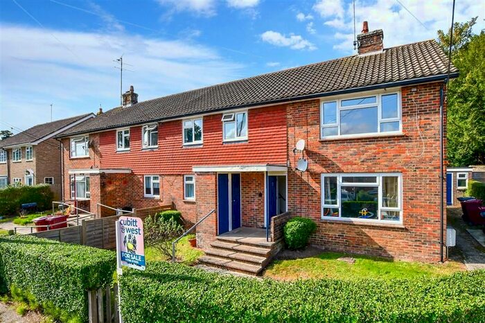 2 Bedroom Flat For Sale In Greatpin Croft, Fittleworth, West Sussex, RH20