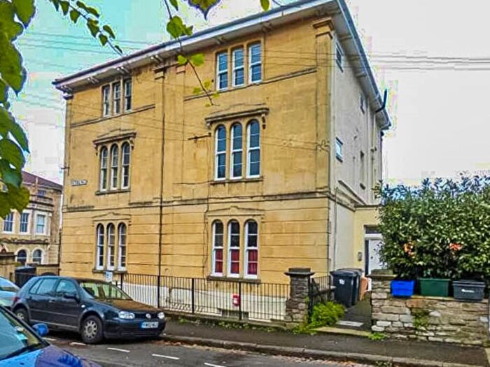 1 Bedroom Flat To Rent In Victoria Walk, Cotham, Bristol, BS6