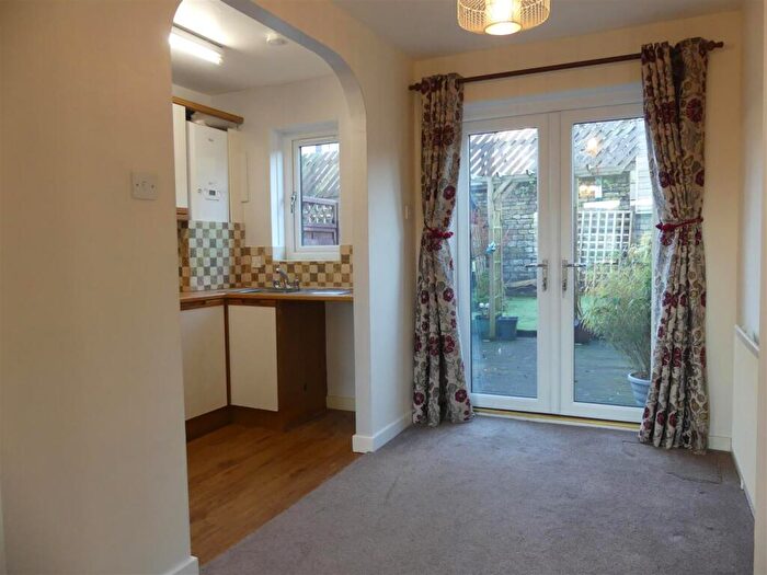 2 Bedroom Town House To Rent In Airedale Mews, Silsden, BD20