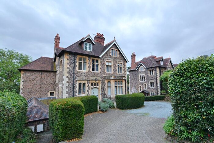 2 Bedroom Flat To Rent In College Grove, Malvern, WR14