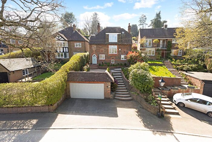 4 Bedroom Detached House For Sale In Oakhill Road, Sevenoaks, TN13