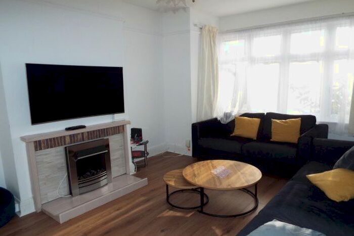 3 Bedroom Property To Rent In Northridge Road, Gravesend, DA12