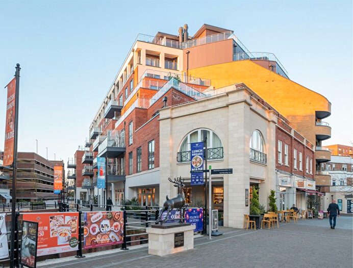 1 Bedroom Flat For Sale In Canal Side, Maidenhead, SL6