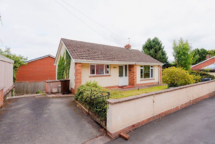 2 Bedroom Property To Rent In Park Street, Crediton, EX17