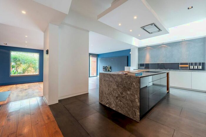 5 Bedroom Property To Rent In Lessar Avenue, Abbeville Village, London, SW4