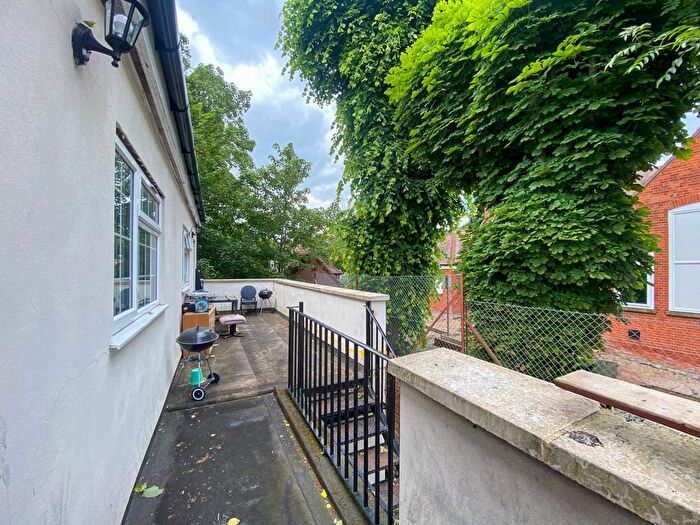 Studio To Rent In Chipstead Valley Road, Coulsdon, CR5