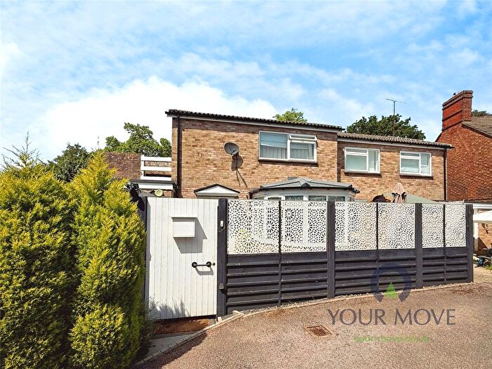 1 Bedroom Flat For Sale In Bedford Road, Aspley Guise, Milton Keynes, Bedfordshire, MK17