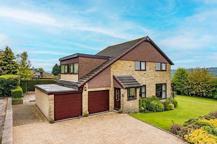 4 Bedroom Detached House For Sale In Vine Close, Clifton, Brighouse, HD6