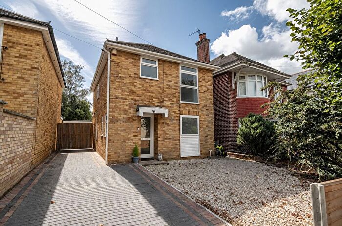 3 Bedroom Detached House For Sale In Obelisk Road, Woolston, Southampton, SO19