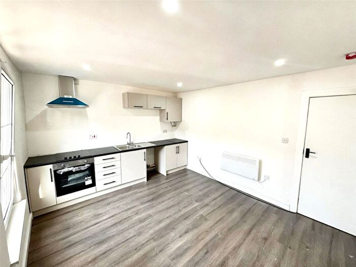 1 Bedroom Flat To Rent In Tower Street, Dudley, West Midlands, DY1